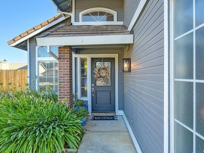 9060 E Valley Dr, Elk Grove, CA, 95624