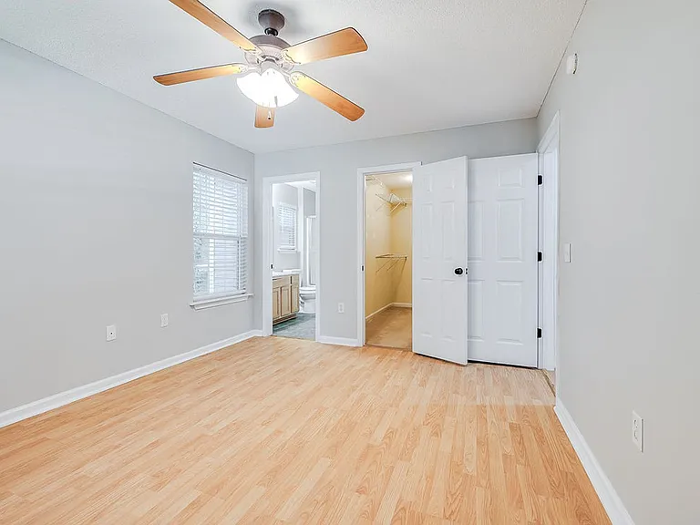446 Shadowbrook Cir — Photo 18