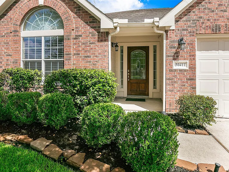 30411 Deleon Fields Dr — Photo 2