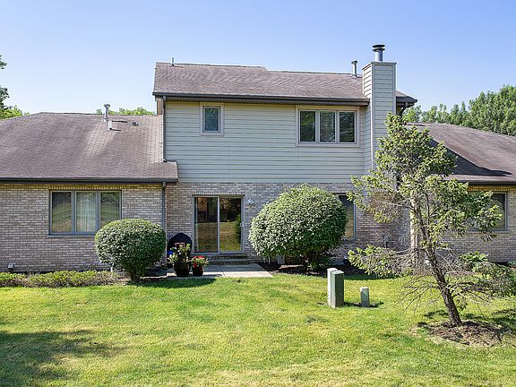 4th image of 9446 Debbie Ln