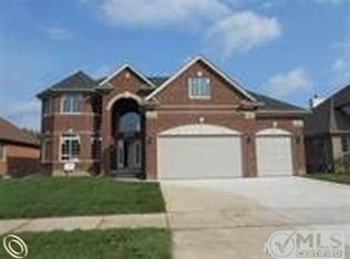21765 Summerfield Dr, Macomb, MI 48044