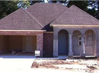 112 Emerald Sands Ln, Lafayette, LA 70508