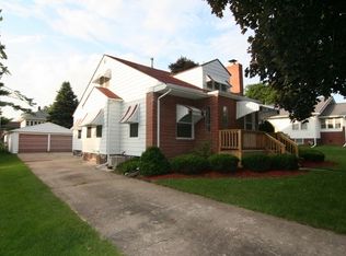 708 S 3rd Ave W, Newton, IA 50208
