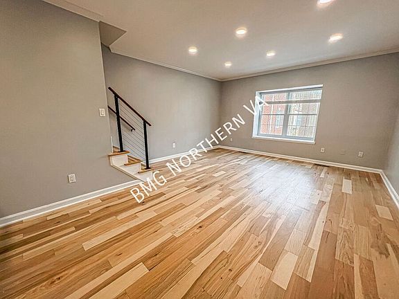 3rd image of 954 S Rolfe St