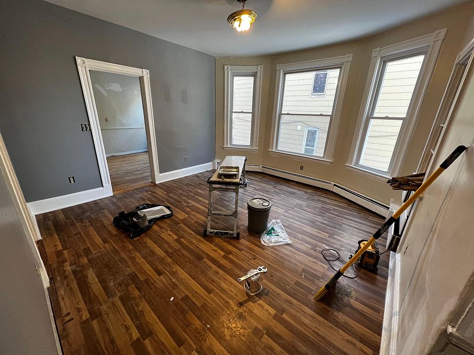 1st image of 57 Moore St #1