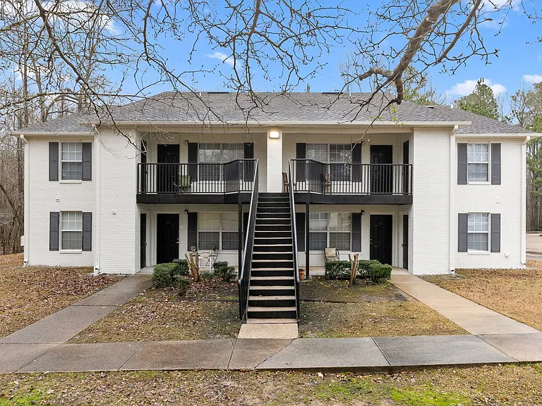 Pebble Creek Apartments — Photo 46