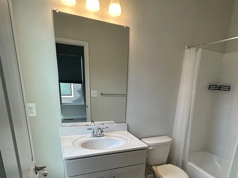 2nd bedroom ensuite