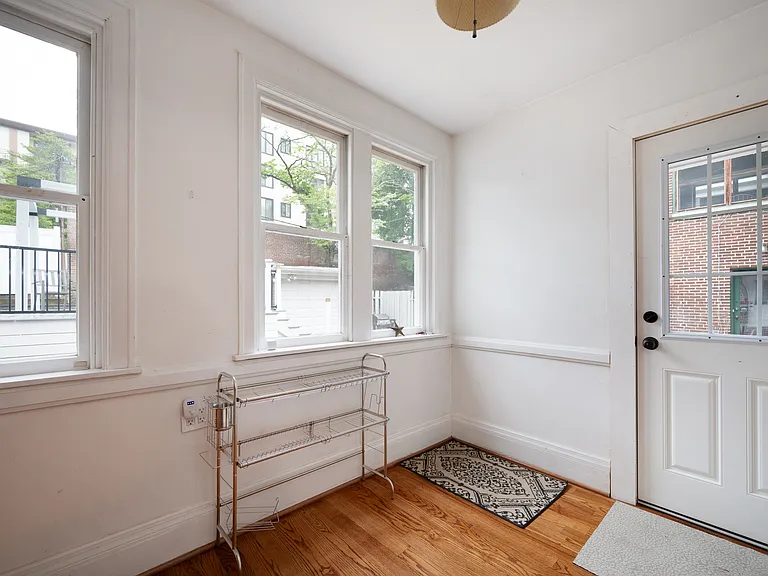 1406 Lovering Ave — Photo 14