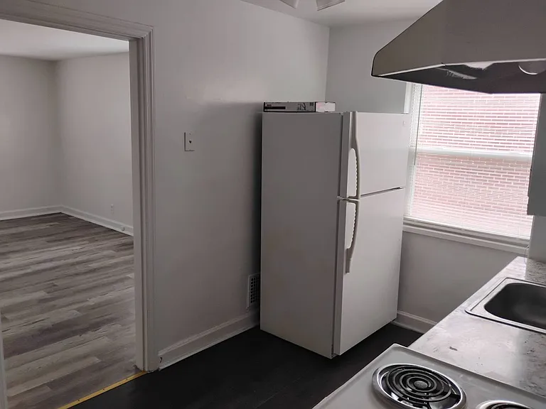 238 E Beechwood Ave — Photo 22
