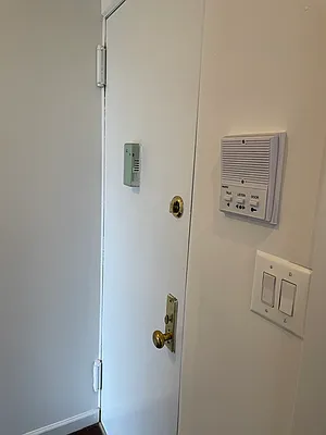 Rented by Max Apt LLC | media 11