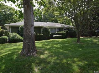 71 N Howells Point Rd, Bellport, NY 11713