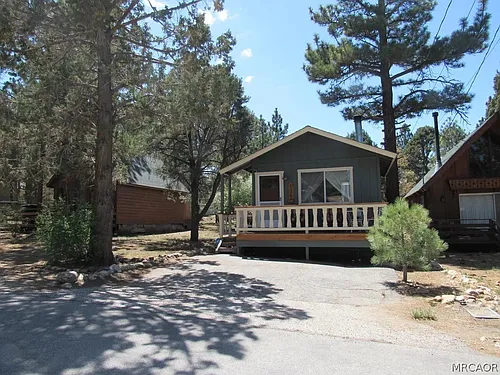136 Pine Ln Photo 1