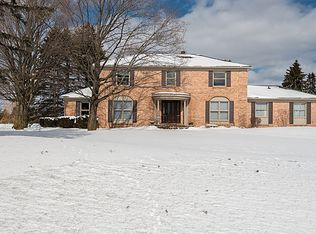 2805 Fairway Dr, Saline, MI 48176