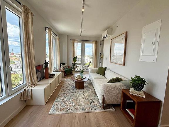 3rd image of 74 West St #4