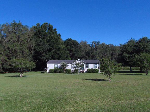 3rd image of 121 SW Celine Ct