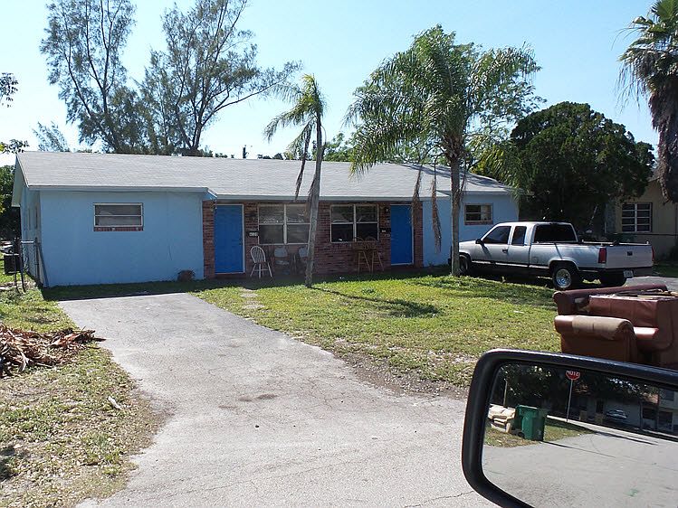 1st image of 6120 SW 41st Ct