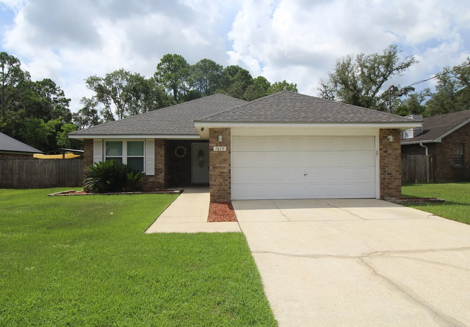 3 bed, 2.0 bath, 1430 sqft, $1,700 — Photo 2