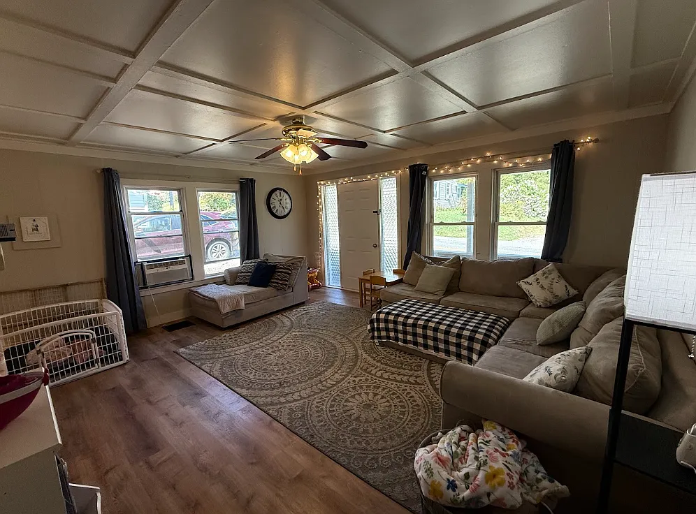 4 bed, 2100 sqft, $2,200 — Photo 4