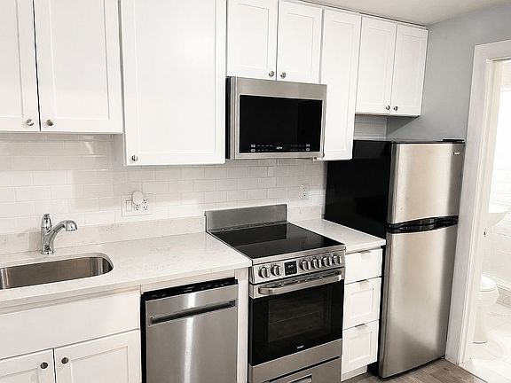 5th image of 246 Marlborough St APT 1