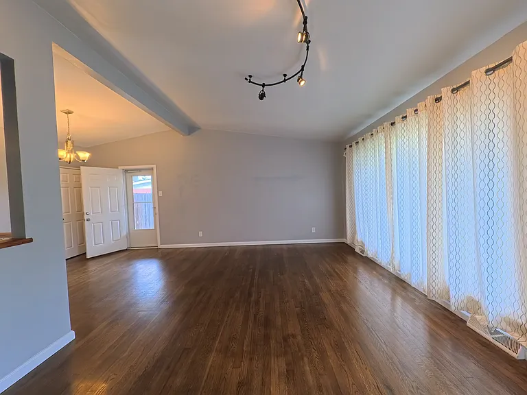 1181 Cimarron Dr — Photo 4