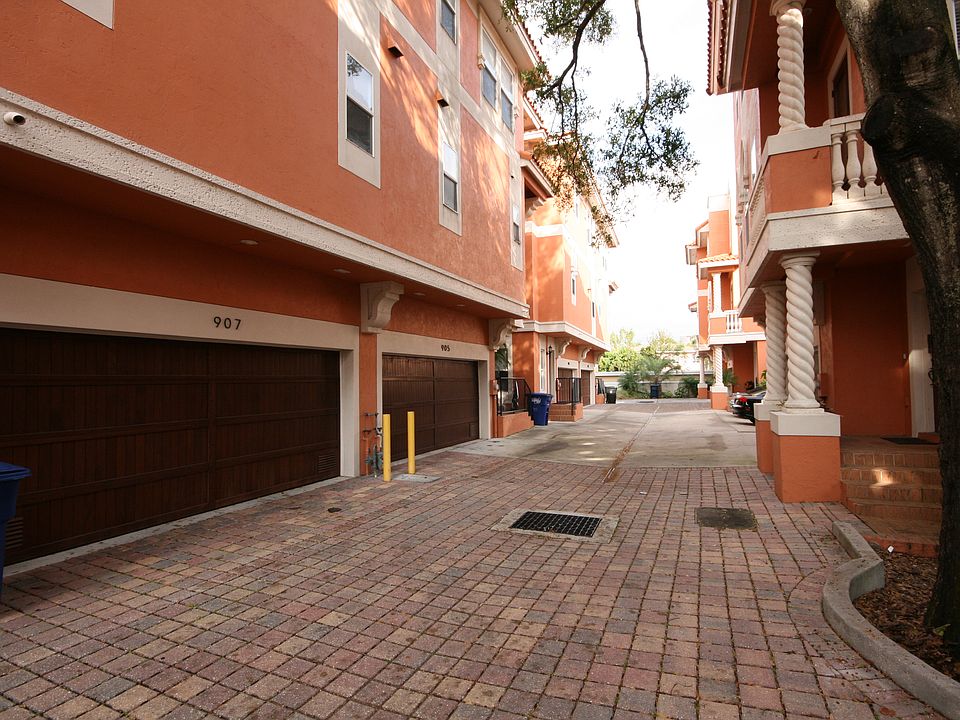 1st image of 907 Villa Venicia Way