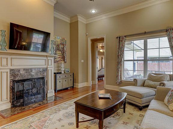 2nd image of 102 Alma Dr