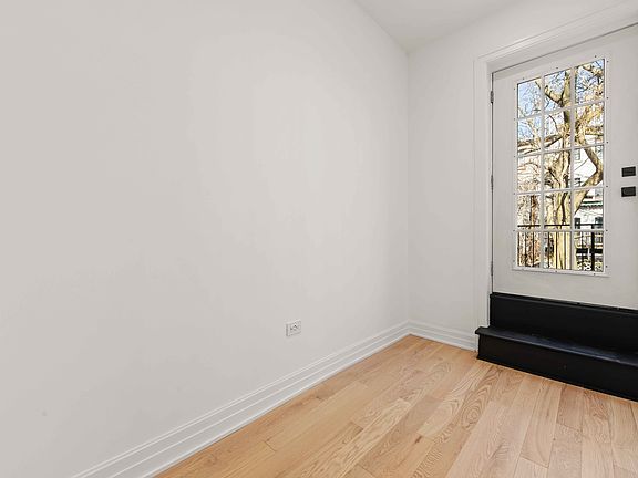 4th image of 35 Park Pl Unit 2