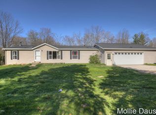 15071 Hanna Ave NE, Cedar Springs, MI 49319