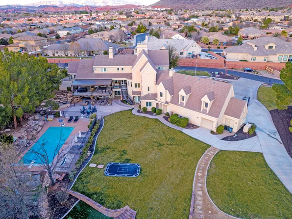 204 S Trebruk Cir, Saint George, UT 84770