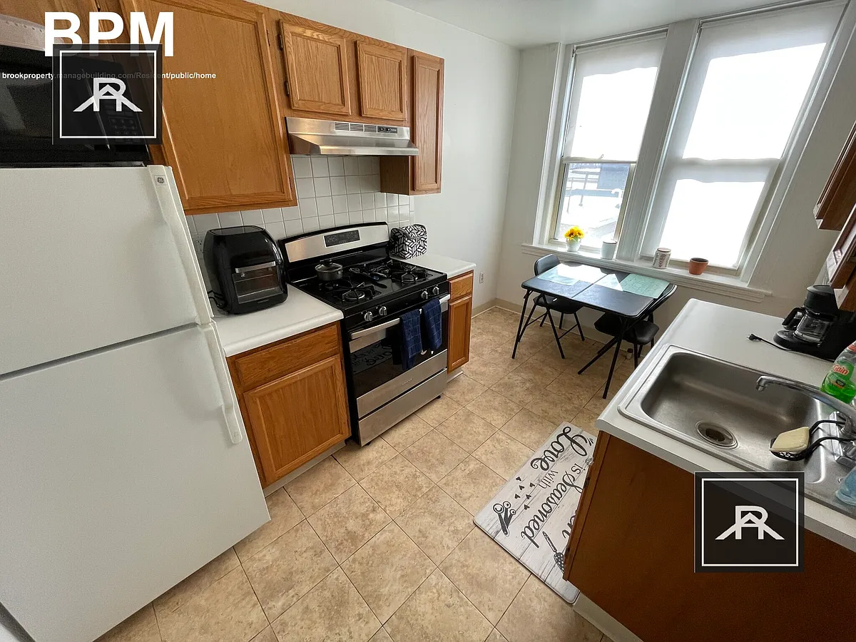 Building Photo - 22 Colborne Rd #12A