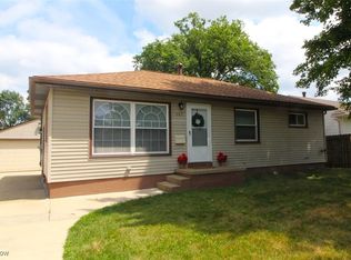 387 Lynn Dr, Cuyahoga Falls, OH 44221