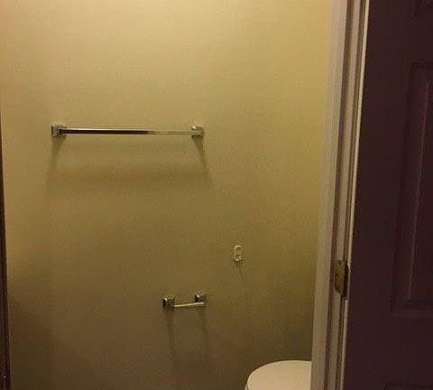 4th image of 107 Lowell Ct