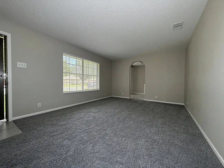 3113 Northridge Dr — Photo 2