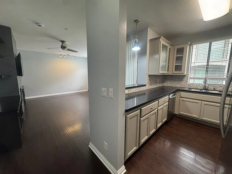555 Maine Ave #330 — Photo 2