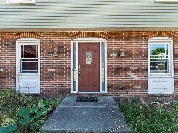 4th image of 1507 Ash Dr W