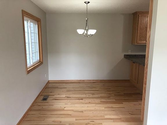 4th image of 429 96th Ln NE