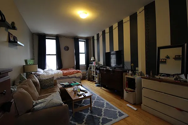 Rented by Mossanen Group | media 26