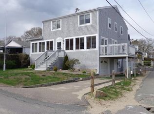 46 Prospect St, Buzzards Bay, MA 02532