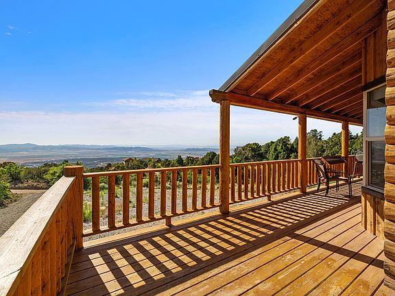 4th image of 813 E High Mountain Dr