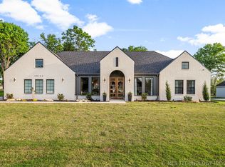 19152 E White Willow Pass, Owasso, OK 74055