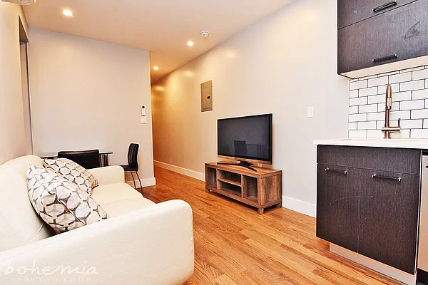 Rented by Bohemia Realty Group | media 11