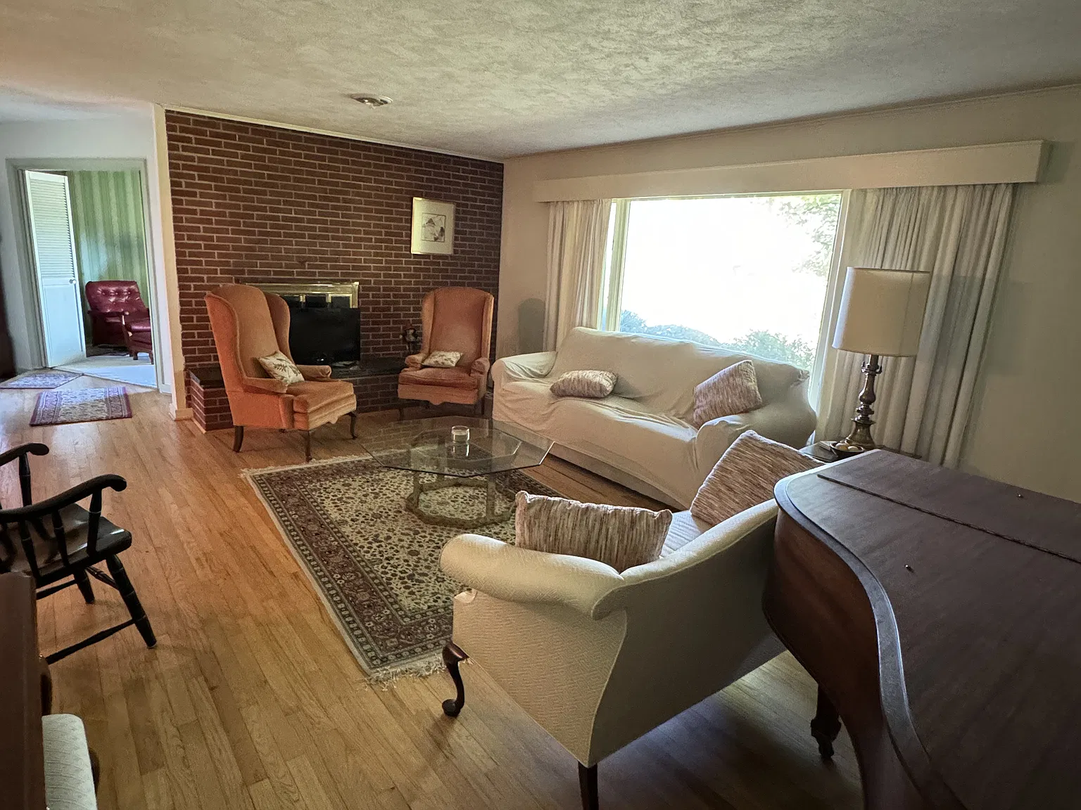 3 bed, 1964 sqft, $2,200 — Photo 4
