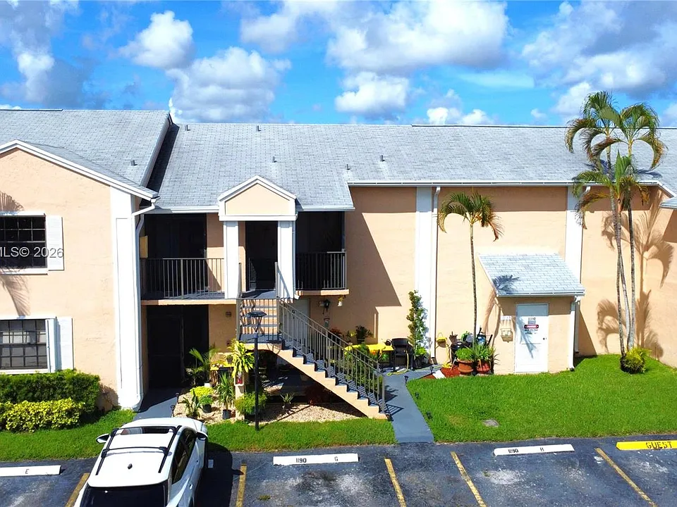 1190 Washington Cir #1190E