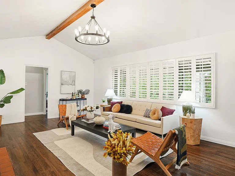 13360 Magnolia Blvd — Photo 14
