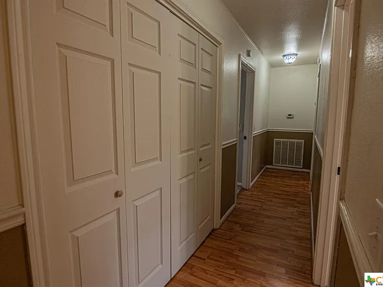 103 N Oak Dr — Photo 13