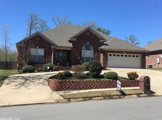 500 Forest Oak Cv, Jacksonville, AR 72076