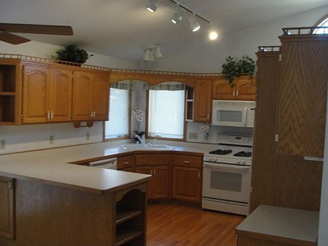 3rd image of 1699 123rd Ln NE