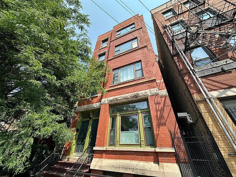 607 N Noble St #4 — Photo 1