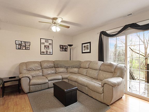 3rd image of 107 Cavalier Ct