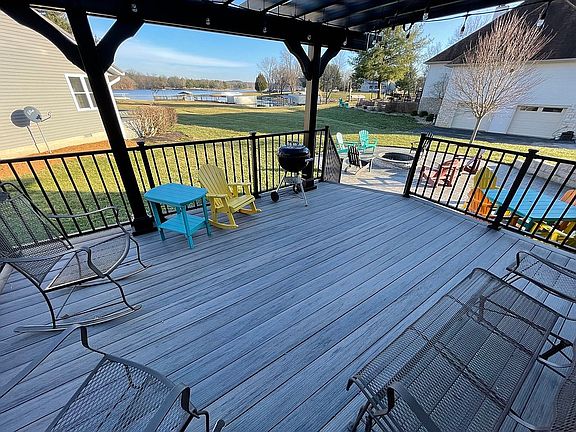 Composite deck